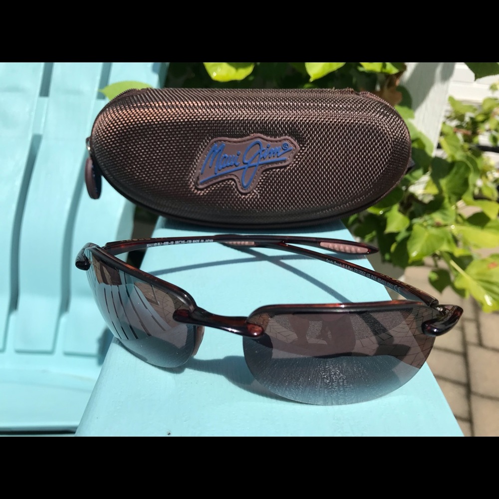 Maui Jim MJ Sport ‘Sandy Beach’ sunglasses.